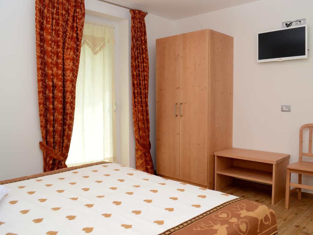 Baita Scaia Bed & Breakfast Cogolo Oda fotoğraf